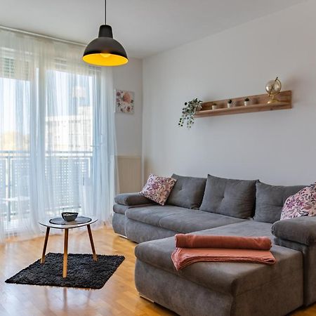 Brand New - Selfcheckins 24 - Zagreb - Garage - Loggia - New - Luxury Appartement Buitenkant foto