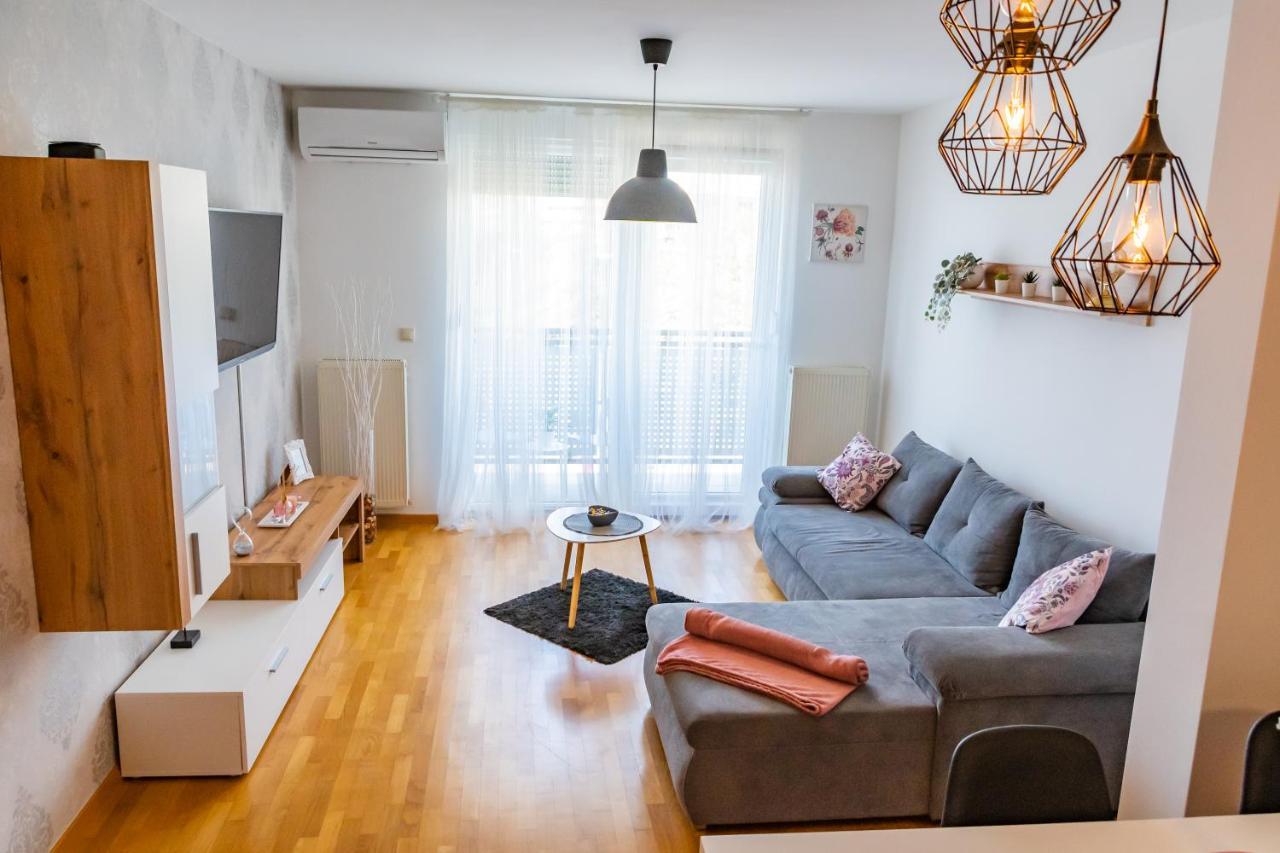 Brand New - Selfcheckins 24 - Zagreb - Garage - Loggia - New - Luxury Appartement Buitenkant foto