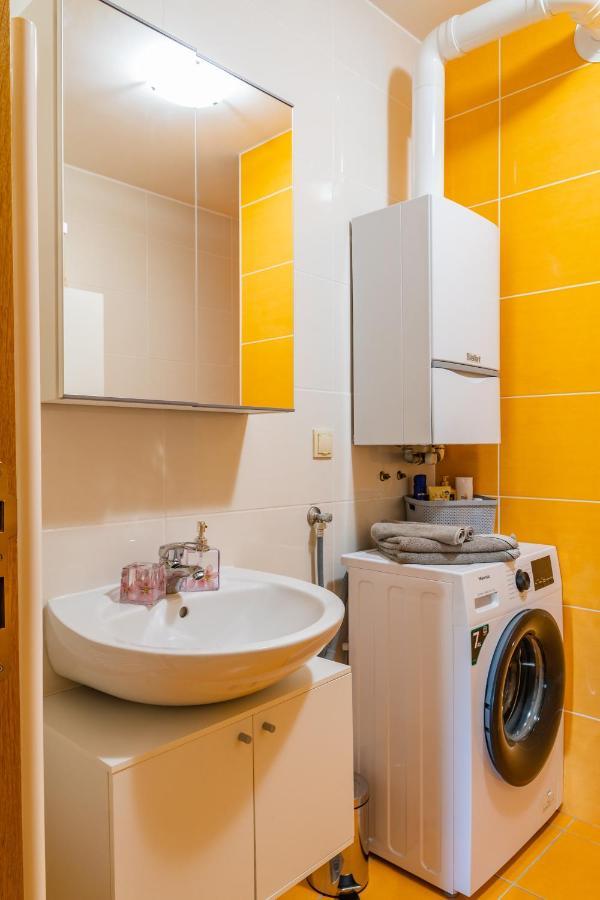 Brand New - Selfcheckins 24 - Zagreb - Garage - Loggia - New - Luxury Appartement Buitenkant foto