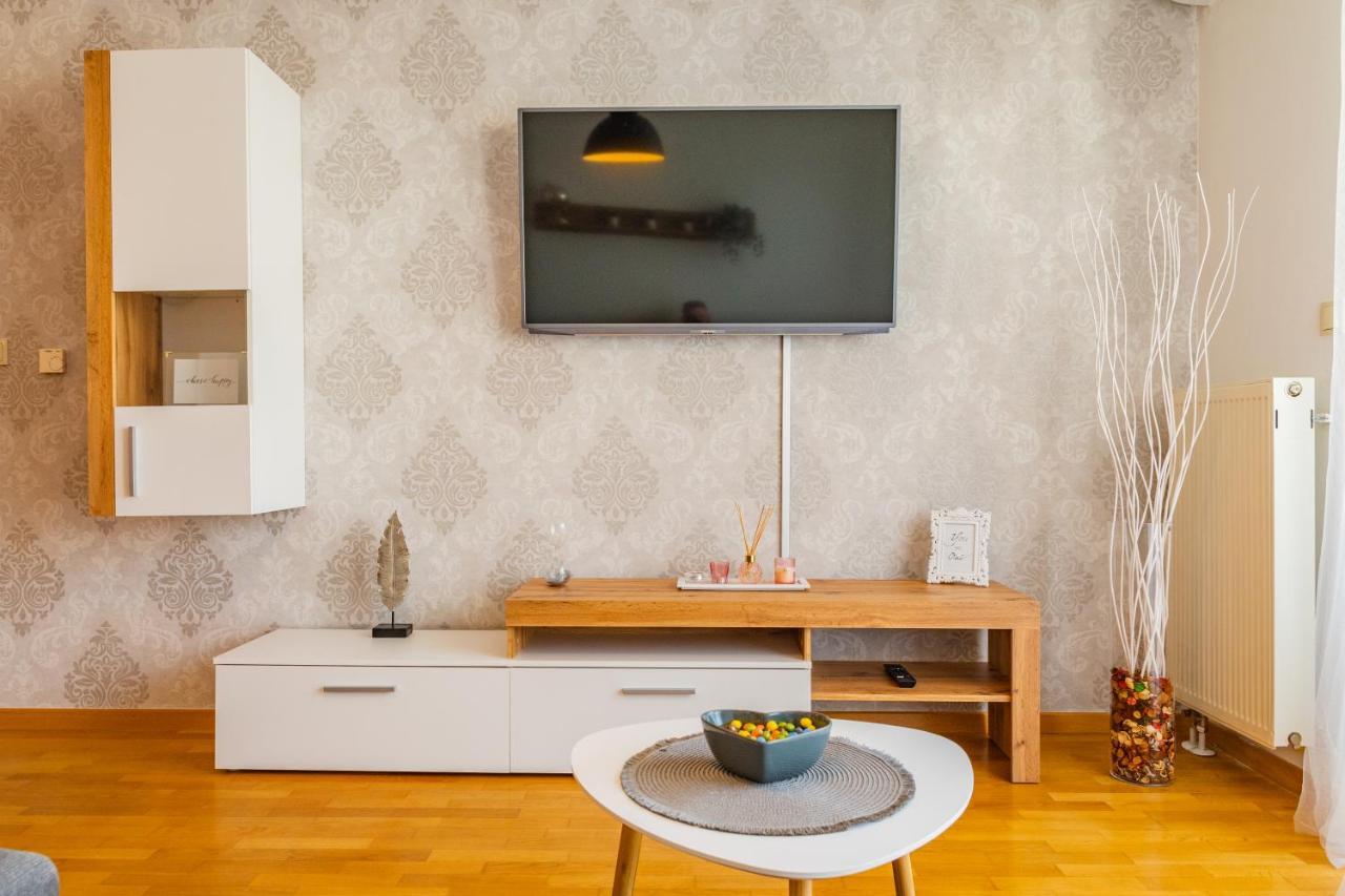Brand New - Selfcheckins 24 - Zagreb - Garage - Loggia - New - Luxury Appartement Buitenkant foto